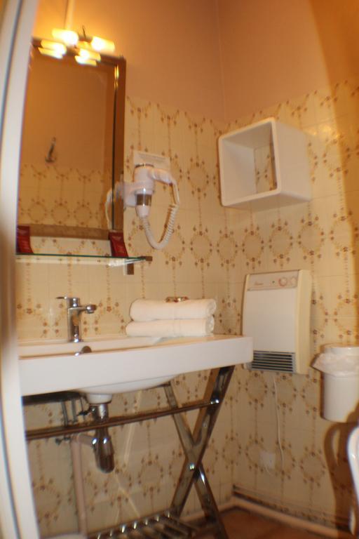 Hotel Raymond VII Cordes-sur-Ciel Habitación foto